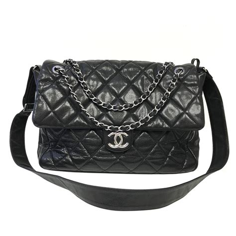 chanel messenger bag black